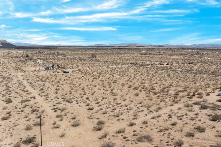2570 N Deer Trail, Landers, California 92285