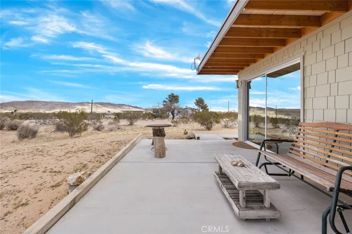 2570 N Deer Trail, Landers, California 92285