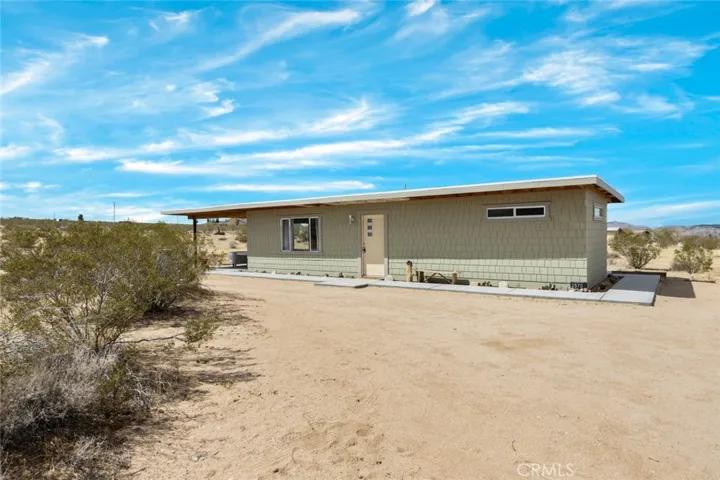 2570 N Deer Trail, Landers, California 92285