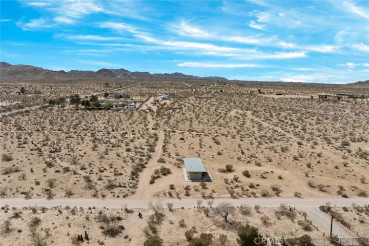 2570 N Deer Trail, Landers, California 92285