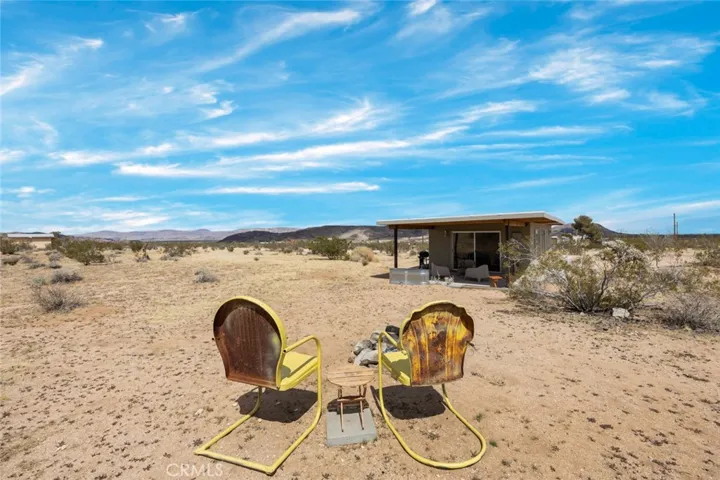 2570 N Deer Trail, Landers, California 92285