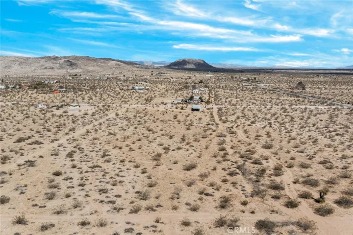 2570 N Deer Trail, Landers, California 92285