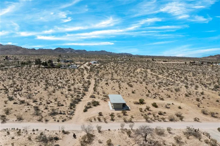 2570 N Deer Trail, Landers, California 92285