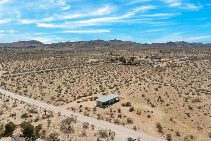 2570 N Deer Trail, Landers, California 92285