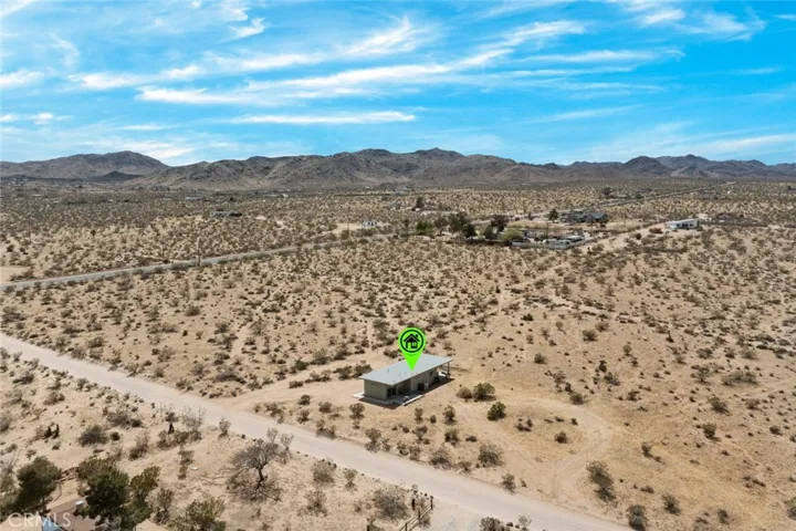 2570 N Deer Trail, Landers, California 92285