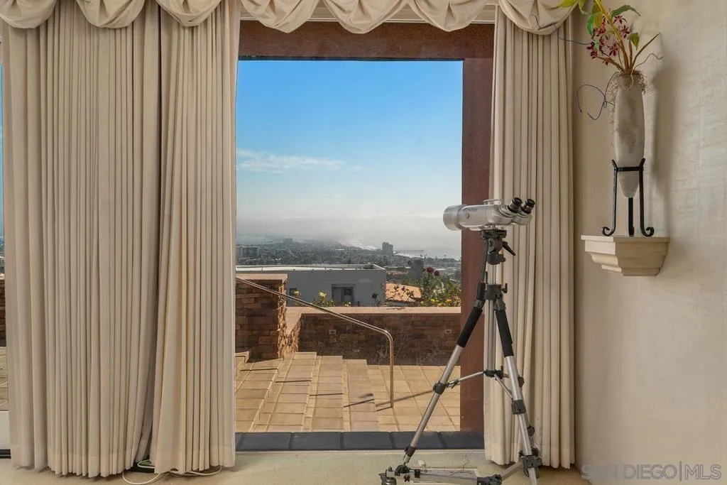 5717 Baja Mar, La Jolla, California 92037 home-pic-12