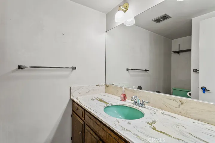 3431 Caspian Avenue, Long Beach, California 90810