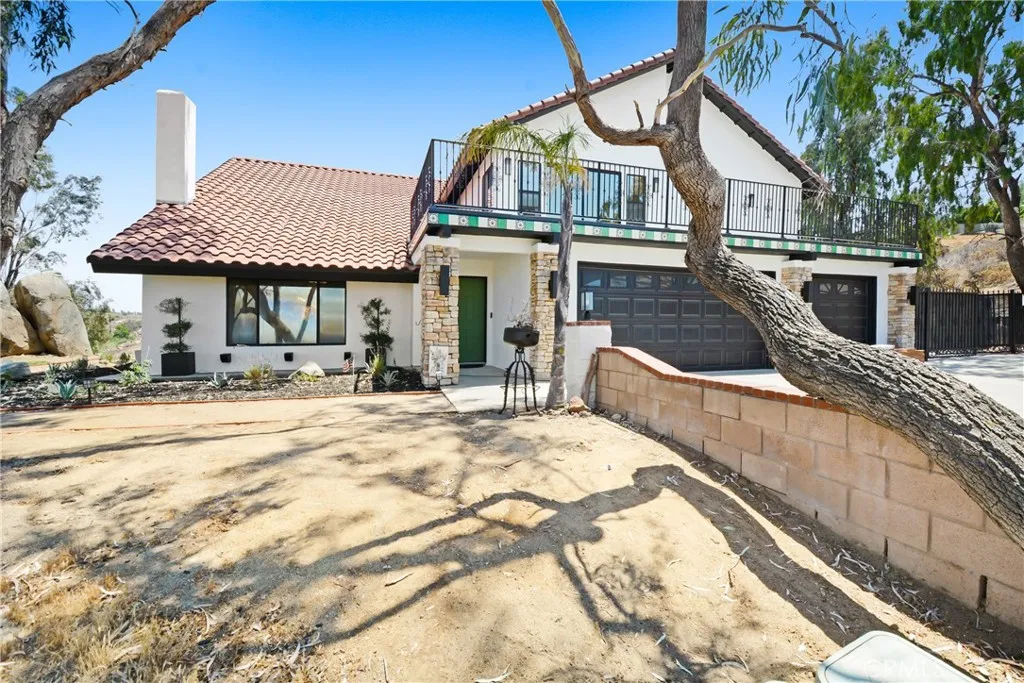 17295 Ridge Canyon Drive, Riverside, California 92506 home-pic-1
