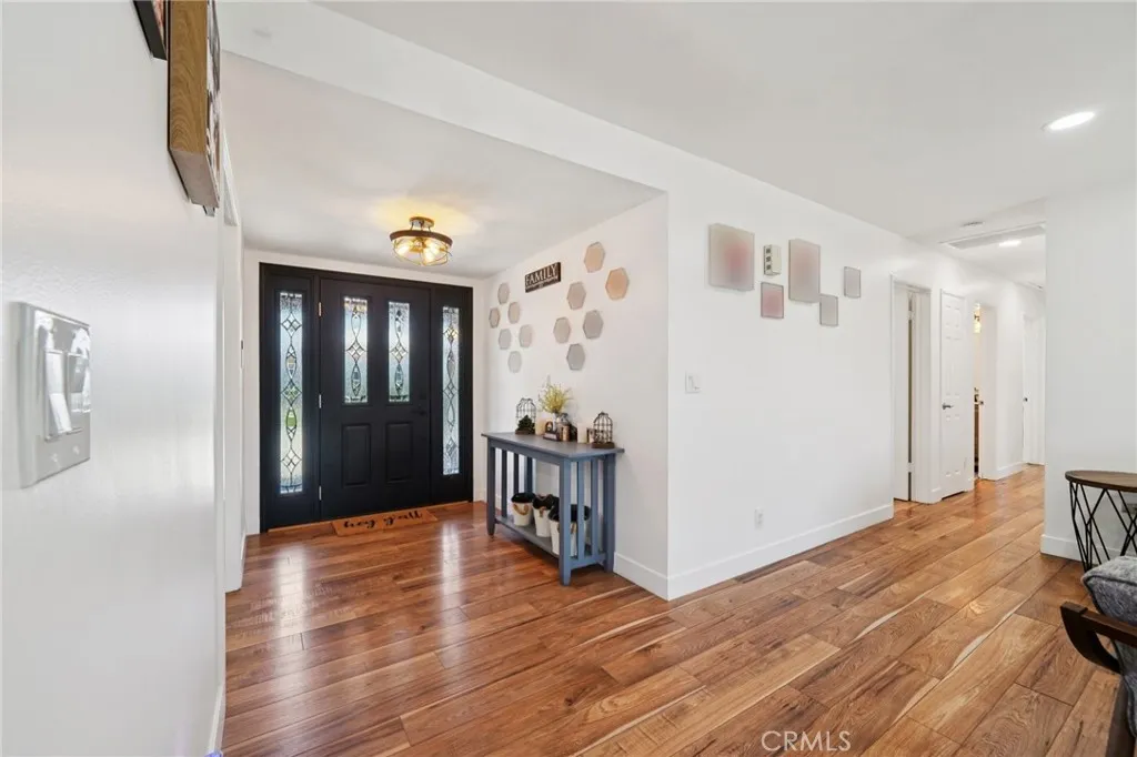 941 Hillside Lane, Norco, California 92860 home-pic-4