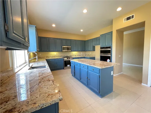 8348 Barnwood Lane, Riverside, California 92508
