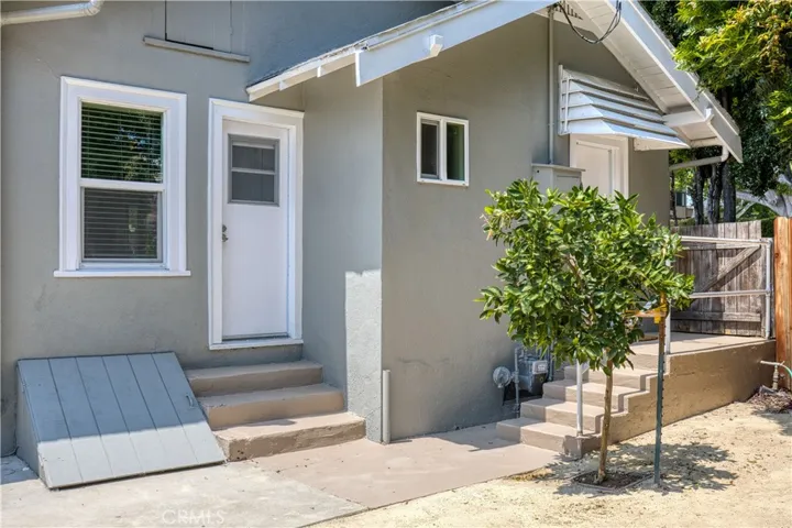 Back entrance to bedroom