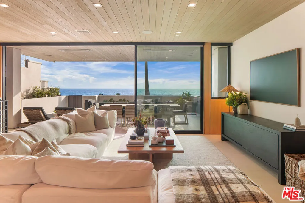 4016 The Strand, Manhattan Beach, California 90266, 4 Bedrooms Bedrooms, ,6 BathroomsBathrooms,Residential,For Sale,The Strand,25556227