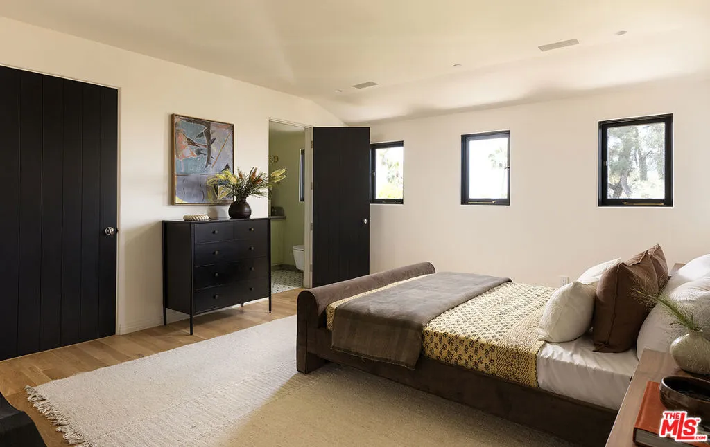 2720 Glendower Avenue, Los Angeles, California 90027 home-pic-33