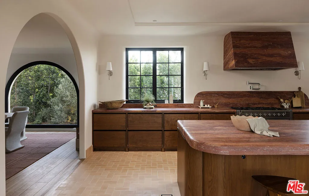 2720 Glendower Avenue, Los Angeles, California 90027 home-pic-9