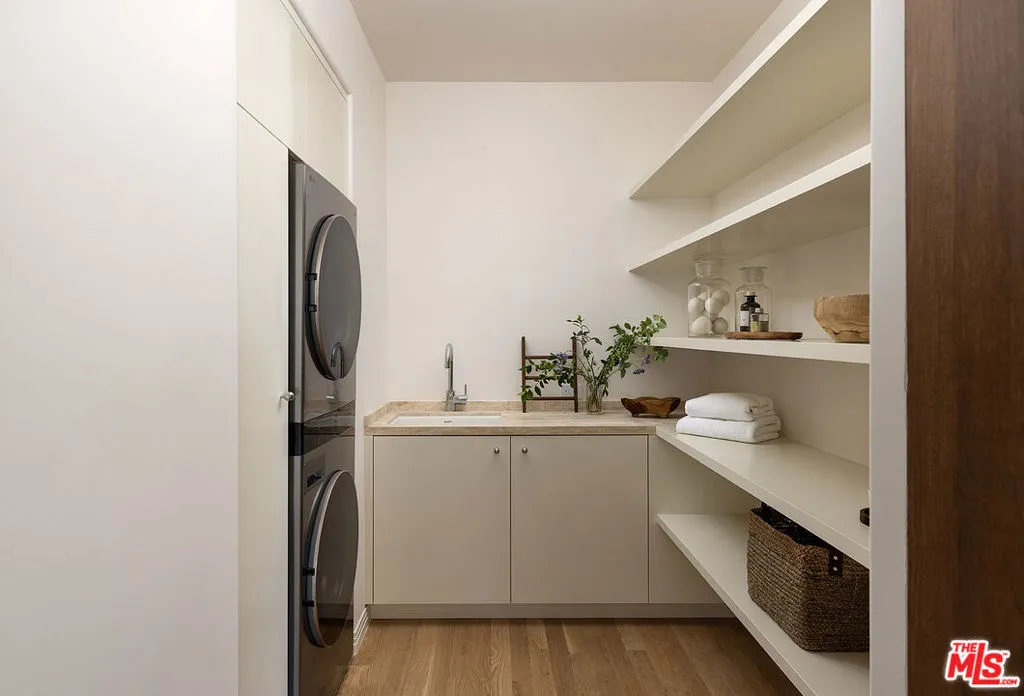 2720 Glendower Avenue, Los Angeles, California 90027 home-pic-14