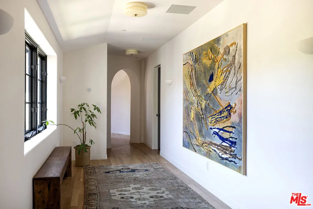 2720 Glendower Avenue, Los Angeles, California 90027 home-pic-19