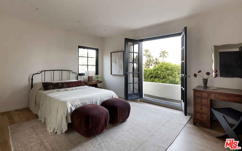 2720 Glendower Avenue, Los Angeles, California 90027 home-pic-30