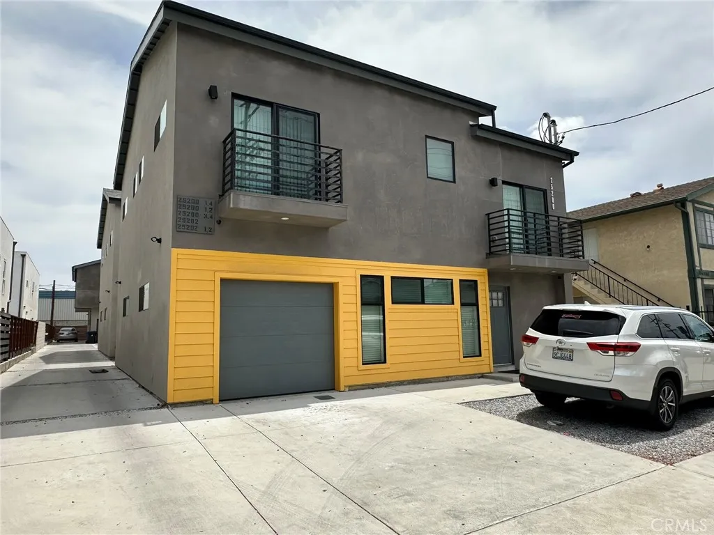 25200 Frampton Avenue, Harbor City, California 90710, ,Residential Income,For Sale,Frampton,PW25140981