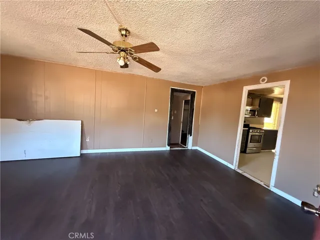 Living room (front house)