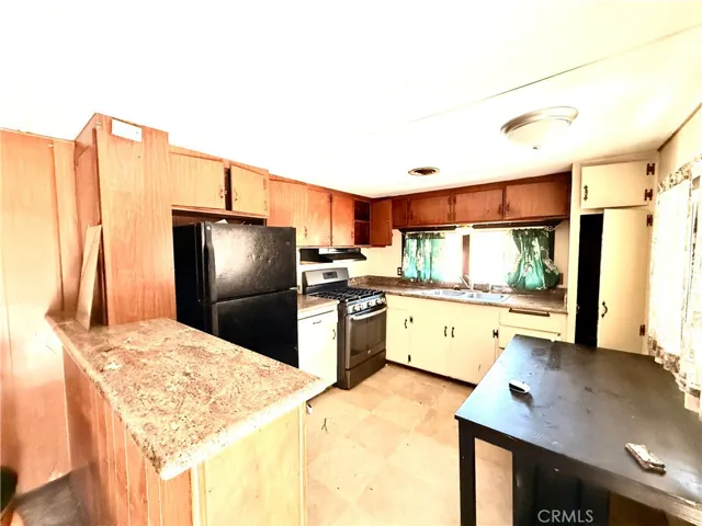 Back house kitchen