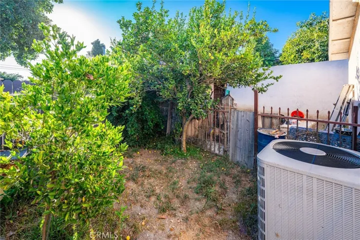 8219 Crockett Boulevard, Los Angeles, California 90001