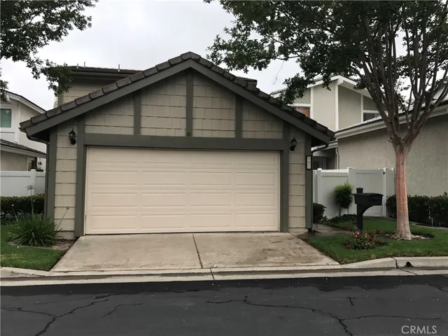 951 S Park Rim Circle, Anaheim Hills, California 92807