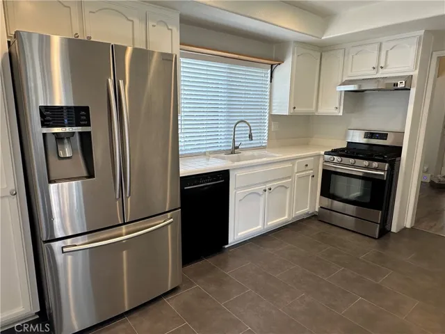 951 S Park Rim Circle, Anaheim Hills, California 92807