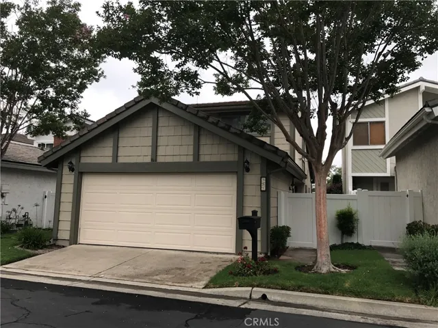 951 S Park Rim Circle, Anaheim Hills, California 92807
