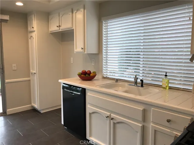 951 S Park Rim Circle, Anaheim Hills, California 92807