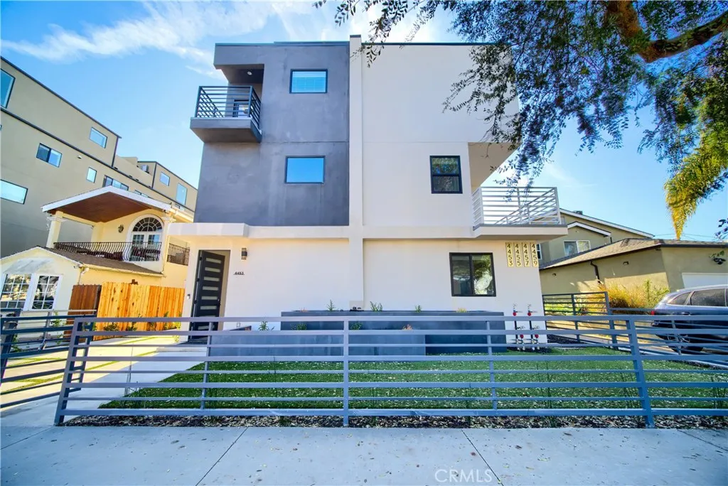 4455 S Slauson Avenue, Culver City, California 90230, 4 Bedrooms Bedrooms, ,5 BathroomsBathrooms,Residential Lease,For Rent,Slauson,OC25140661