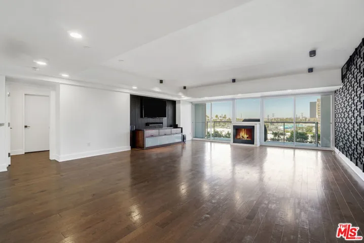 13600 Marina Pointe Drive 407, Marina Del Rey, California 90292