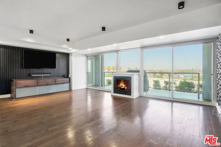 13600 Marina Pointe Drive 407, Marina Del Rey, California 90292