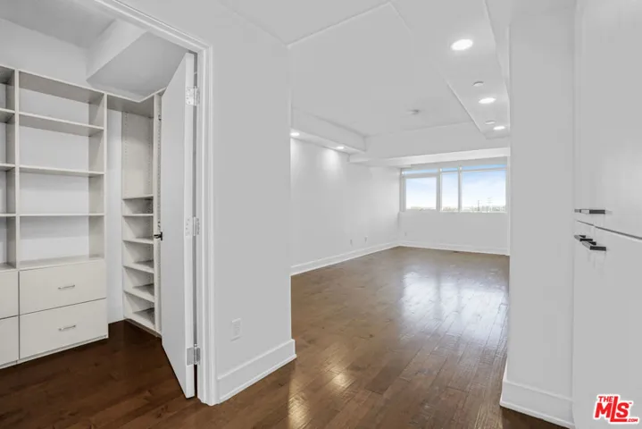 13600 Marina Pointe Drive 407, Marina Del Rey, California 90292