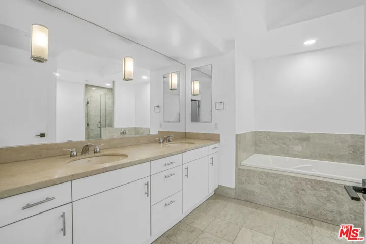 13600 Marina Pointe Drive 407, Marina Del Rey, California 90292