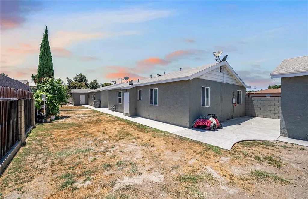 12430 12434 Peach Street A-b, Lynwood, California 90262 home-pic-9