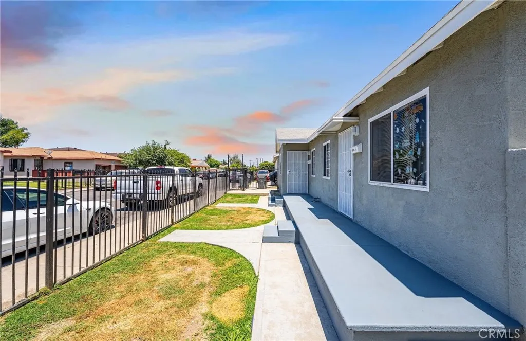 12430 12434 Peach Street A-b, Lynwood, California 90262 home-pic-17