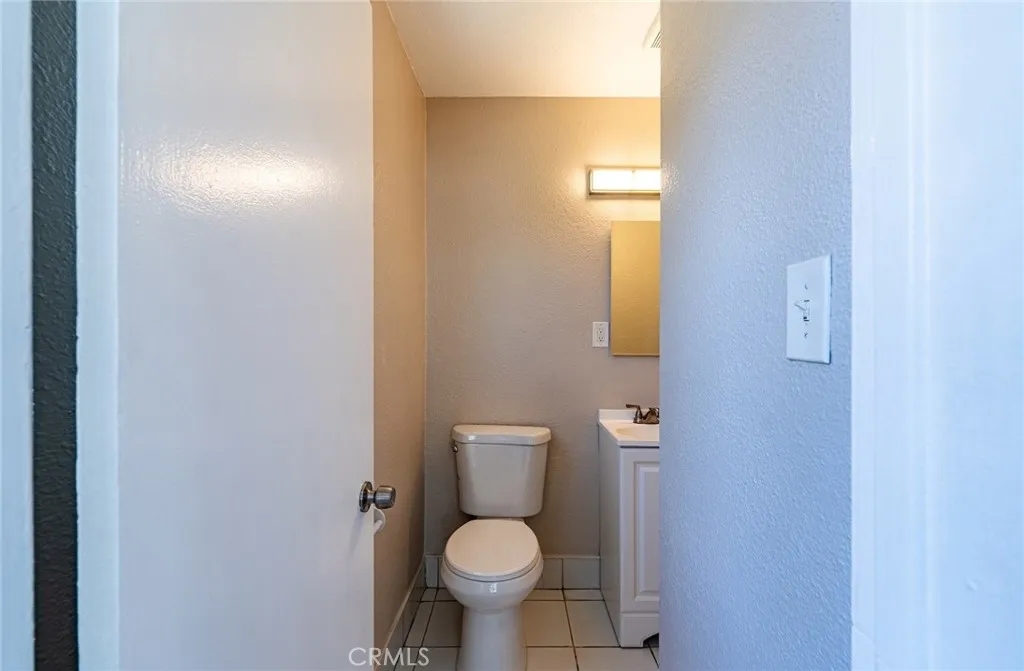 12430 12434 Peach Street A-b, Lynwood, California 90262 home-pic-22