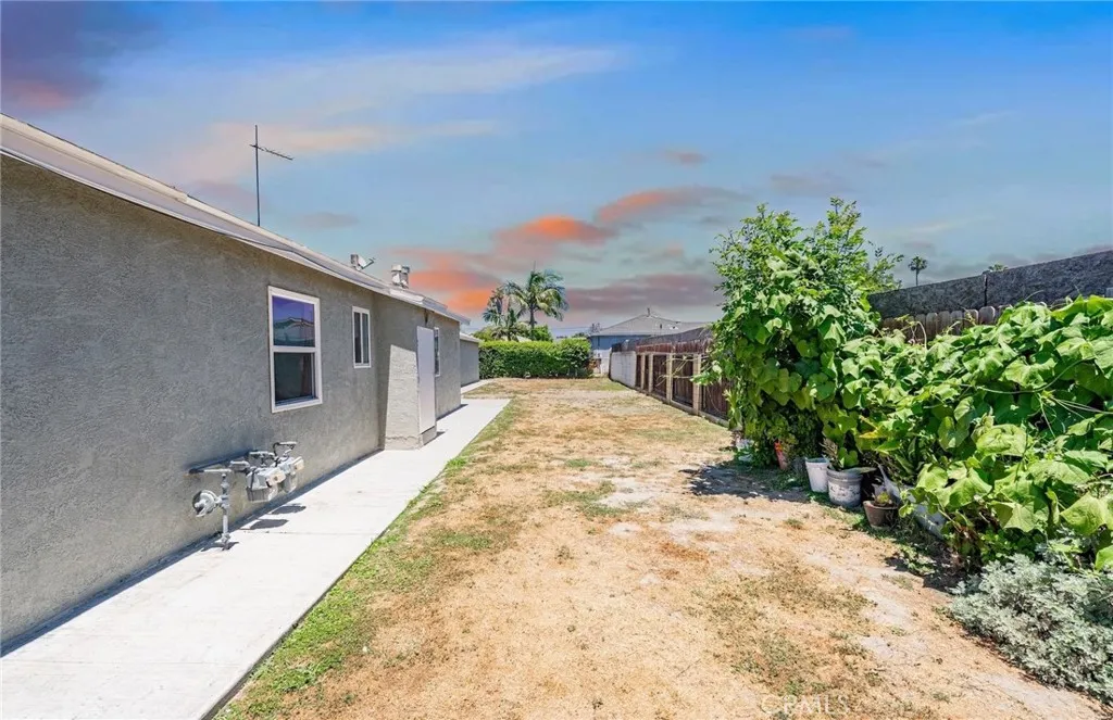 12430 12434 Peach Street A-b, Lynwood, California 90262 home-pic-14
