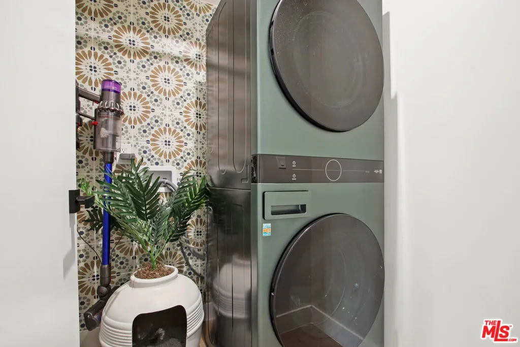 4130 Mclaughlin Avenue, Los Angeles, California 90066 home-pic-11