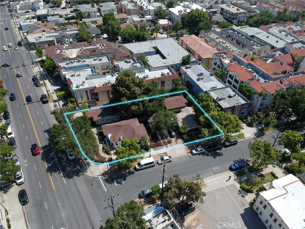 241 243 N Verdugo, Glendale, California 91206 home-pic-16