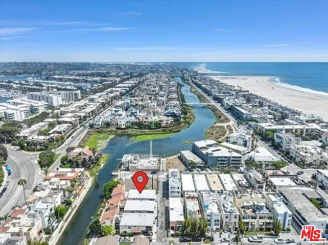 3809 Esplanade, Los Angeles, California 90292