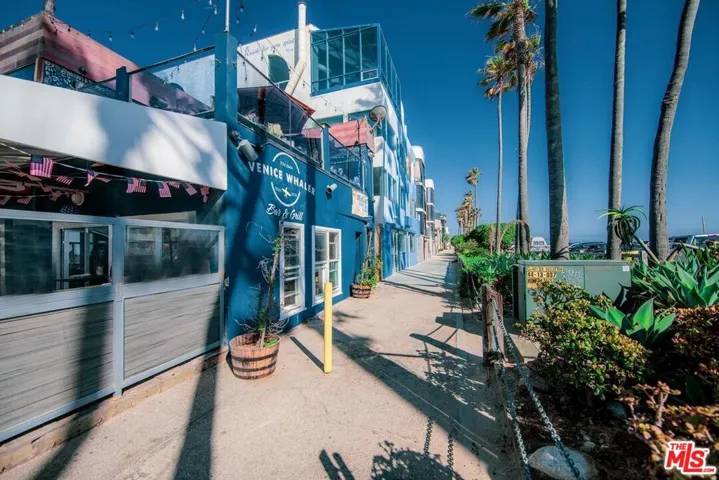3809 Esplanade, Los Angeles, California 90292