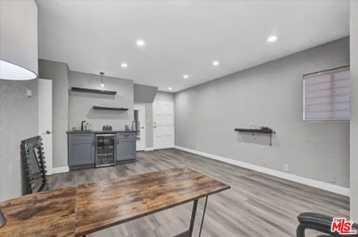 3809 Esplanade, Los Angeles, California 90292