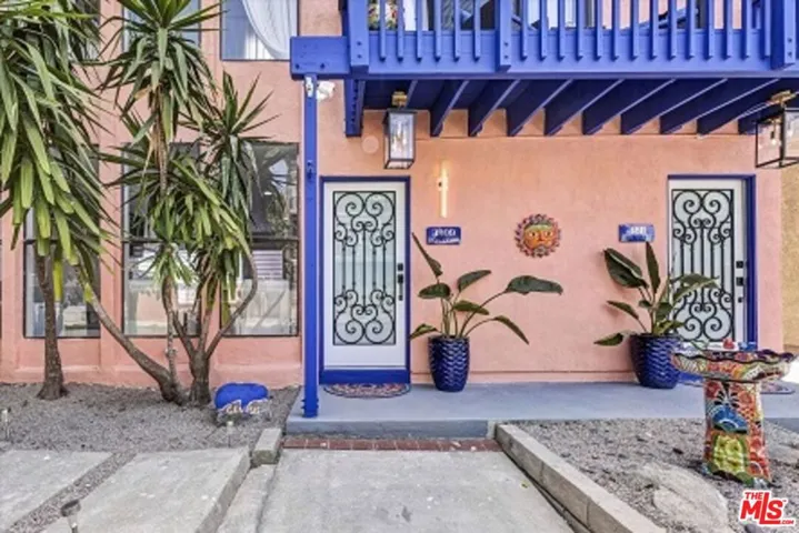 3809 Esplanade, Los Angeles, California 90292