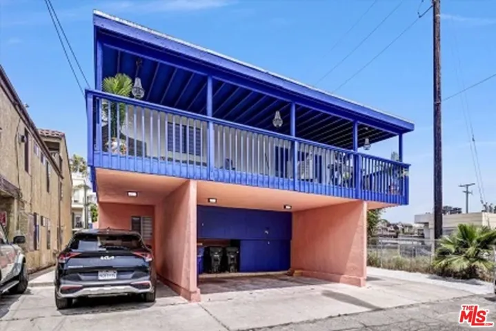 3809 Esplanade, Los Angeles, California 90292