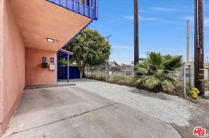 3809 Esplanade, Los Angeles, California 90292