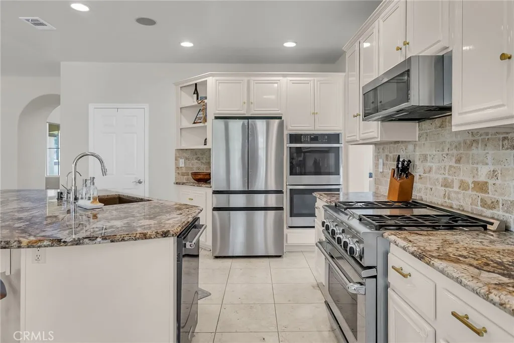 1775 Honors Lane, Corona, California 92883 home-pic-11