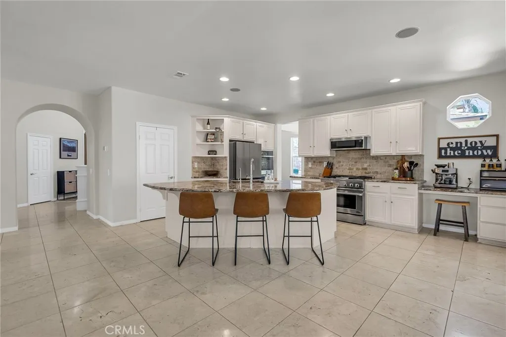 1775 Honors Lane, Corona, California 92883 home-pic-8