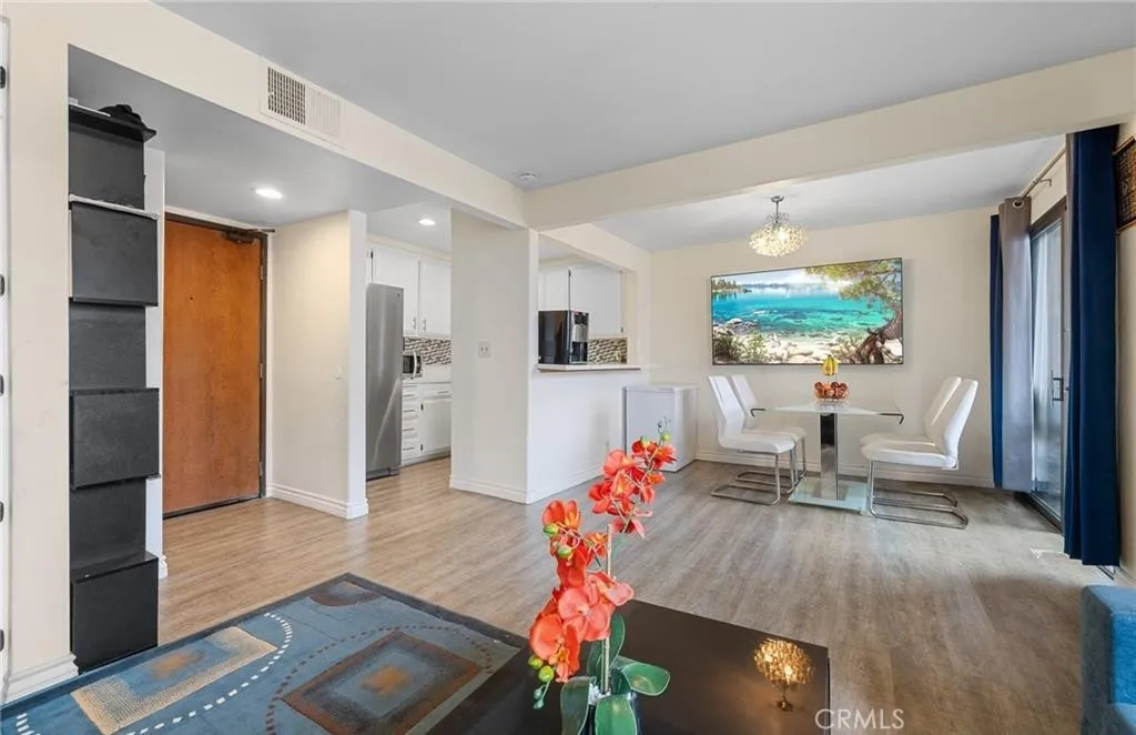 435 S Virgil Avenue 225, Los Angeles, California 90020 home-pic-2