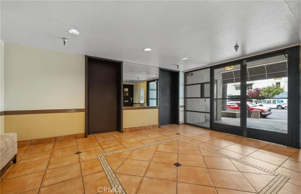 435 S Virgil Avenue 225, Los Angeles, California 90020 home-pic-19